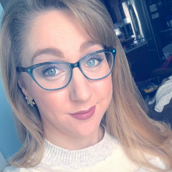 Meet your Posher, Sarah - Picture 1 of 7